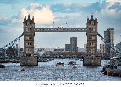 Tower Bridge frontview on a cloudy day
