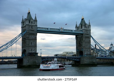 tower bridge London uk