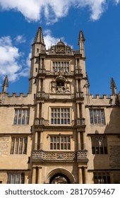 The Tower of the Five Orders, main gatehouse of the Bodleian Library's Old Schools Quadrangle, completed 1613–1620. Unique among English buildings, each of its five storeys displays a different classical order — Tuscan, Doric, Ionic, Corinthian and Composite — in ascending sequence. A bronze statue of James I by sculptor John Clark occupies a niche between the fourth and fifth storeys. The tower was commissioned by Sir Thomas Bodley and influenced by Sebastiano Serlio's architectural treatises, Oxford, England, United Kingdom.