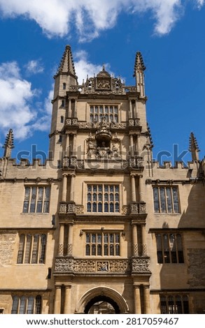 The Tower of the Five Orders, main gatehouse of the Bodleian Library's Old Schools Quadrangle, completed 1613–1620. Unique among English buildings, each of its five storeys displays a different classical order — Tuscan, Doric, Ionic, Corinthian and Composite — in ascending sequence. A bronze statue of James I by sculptor John Clark occupies a niche between the fourth and fifth storeys. The tower was commissioned by Sir Thomas Bodley and influenced by Sebastiano Serlio's architectural treatises, Oxford, England, United Kingdom.