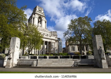 Trinity Square Gardens Images Stock Photos Vectors Shutterstock