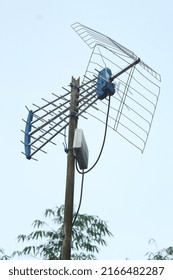 Towering Digital Tv Antenna To Pick Up The Signal