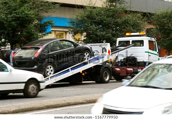 towing  truck car wrecker in\
city