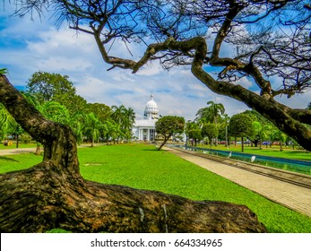 viharamahadevi park opening hours