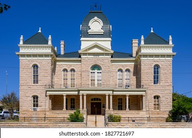 Town Square And Historic Crockett County Courthouse Built In 1902. Ozona City In Crockett County In West Texas, United States