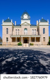 Town Square And Historic Crockett County Courthouse Built In 1902. Ozona City In Crockett County In West Texas, United States