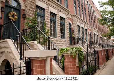 Townhome Apartments Entrance By Sidewalk In Chicago