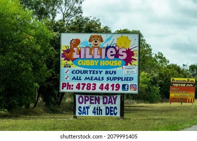 Townsville To Mackay Highway, Queensland, Australia - November 2021: Outdoor Highway Roadside Advertising Sign For A Local Business