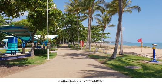 Townsville Strand, Views, Island And Beaches