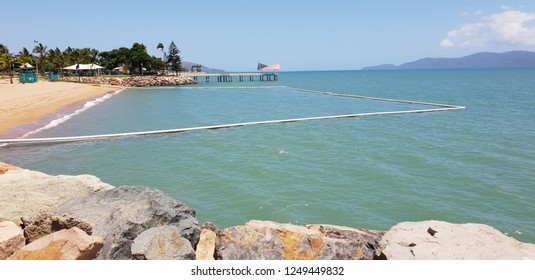 Townsville Strand, Views, Island And Beaches