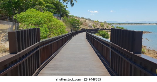 Townsville Strand, Views, Island And Beaches