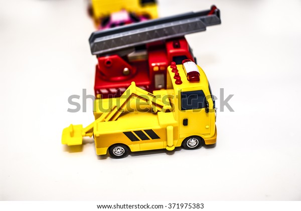 Toy Car ,Tow\
truck
