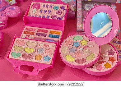 40,861 Kids cosmetic Images, Stock Photos & Vectors | Shutterstock