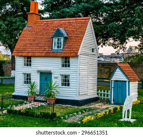 garden toy house