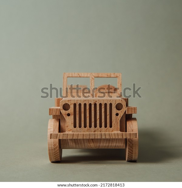 toy made of wood\
SUV
