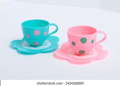 childrens tea cups and saucers