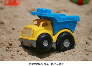 Toy Truck Beach Stock Photo 152460029 | Shutterstock