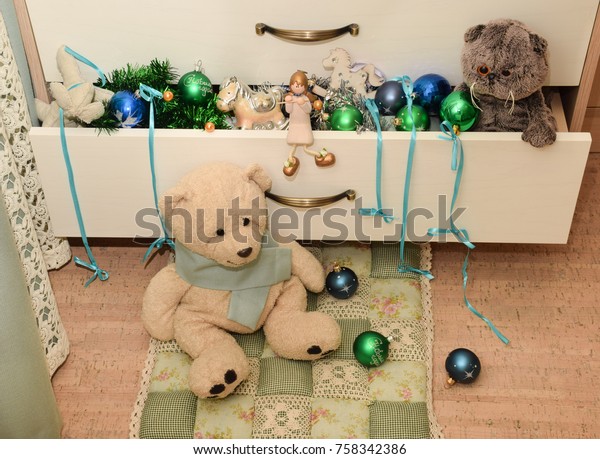 chest of drawers childrens room
