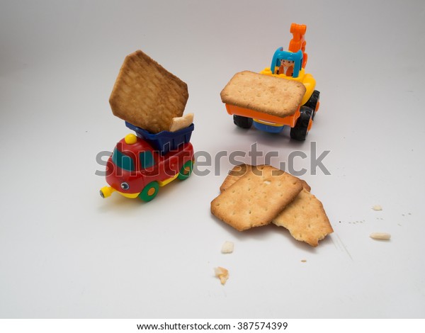 Toys\
construction Truck On The Site Cracker\
biscuit
