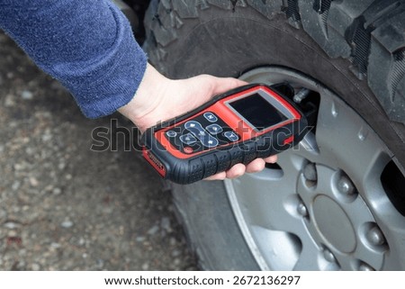 TPMS sensor programmer.Tire pressure sensors.