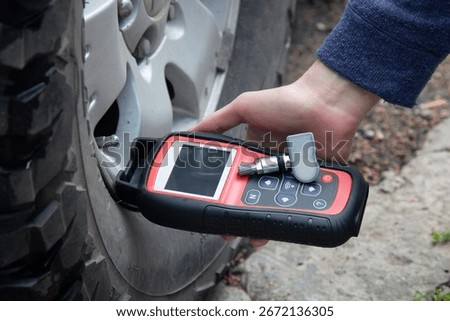 TPMS sensor programmer.Tire pressure sensors.