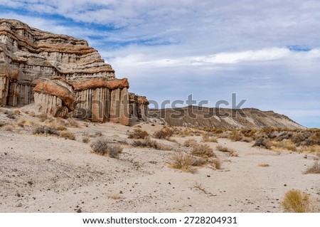 Tr5. The Dove Spring Formation (formerly the Ricardo Formation), continental and lacustrine sediments containing lava flows and tuff. Red Rock Canyon State Park, Kern County, California. Mojave Desert