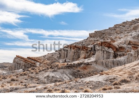 Tr5. The Dove Spring Formation (formerly the Ricardo Formation), continental and lacustrine sediments containing lava flows and tuff. Red Rock Canyon State Park, Kern County, California. Mojave Desert