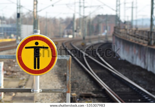 The track is divided/\
Do not go further