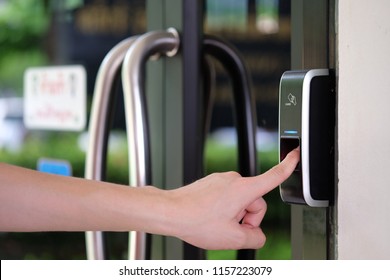 Track Employee Hours And Door Access Using Biometric Fingerprint Scanner.