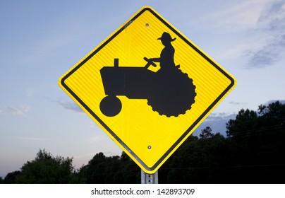 414 Warning farm sign tractor Images, Stock Photos & Vectors | Shutterstock