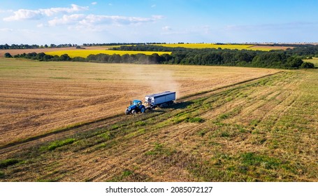 1,801 Tractor Pulling A Trailer Images, Stock Photos & Vectors