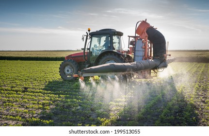 5,410 Tractor spraying pesticides Images, Stock Photos & Vectors ...