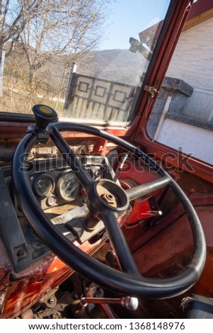 Tractor steering wheel