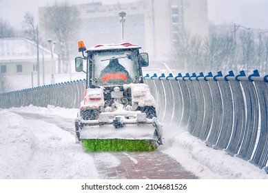 16,102 Tractor In Snow Stock Photos, Images & Photography | Shutterstock