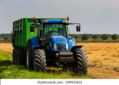 18,453 Farm tractor trailer Images, Stock Photos & Vectors | Shutterstock