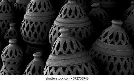 Traditional Bahrain Pottery - Black And White