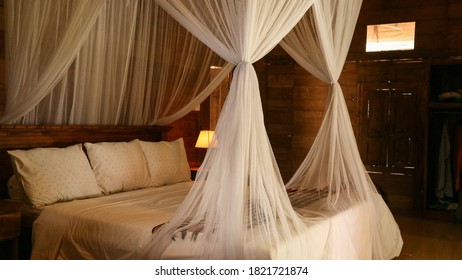 5,867 Canopy Bed Stock Photos, Images & Photography | Shutterstock