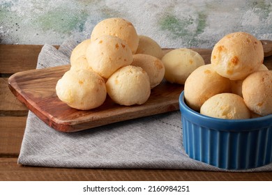 Traditional Brazilian Cheese Bread (pão De Queijo)