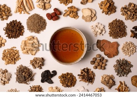 traditional Chinese medicine，Medications used to treat physical weakness.A bowl of Chinese medicine.