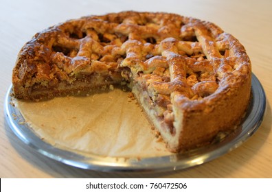 Traditional Dutch Baked Apple Pie 