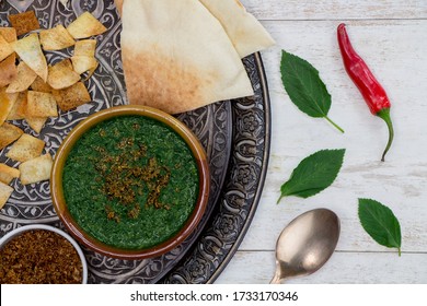 الطبخ المغربي الطحين المغربي Traditional-egyptian-cuisine-green-mallow-260nw-1733170346