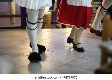 traditional Greek dancing

