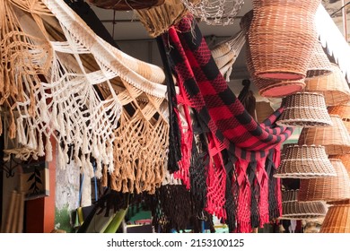 Traditional handicrafts from northeast Brazil, Northeastern handicrafts, hammocks, made with cotton yarn, vegetable fiber baskets, bamboo baskets, handmade, baskets in the market, craft market