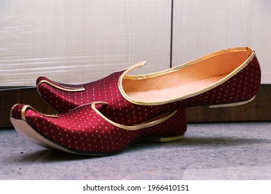 Traditional Indian Wedding Ceremony : Groom Wedding Shoes 