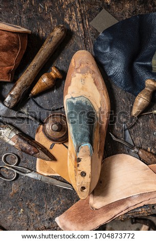 Traditional Italian artisan measure shoemaking