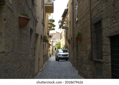 Traditional Italian Village Street - Orvieto, Umbria, Italia, 26 July 2021