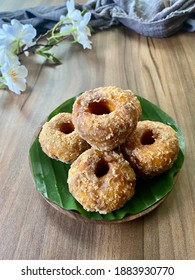 Traditional Malay Kueh Called Keria Gula Melaka On A Plate For Breakfast. Suitable Eat For Hi-tea And Family Gathering. It Taste Sweet. 