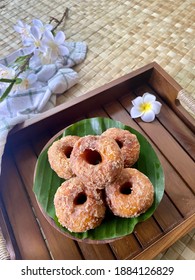 Traditional Malay Kueh Called Keria Gula Melaka On A Plate For Breakfast. Suitable Eat For Hi-tea And Family Gathering. It Taste Sweet. 