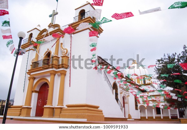 traditional christmas paper garlands