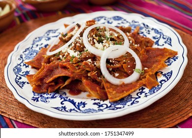 Chilaquiles Rojos Imagenes Fotos De Stock Y Vectores Shutterstock